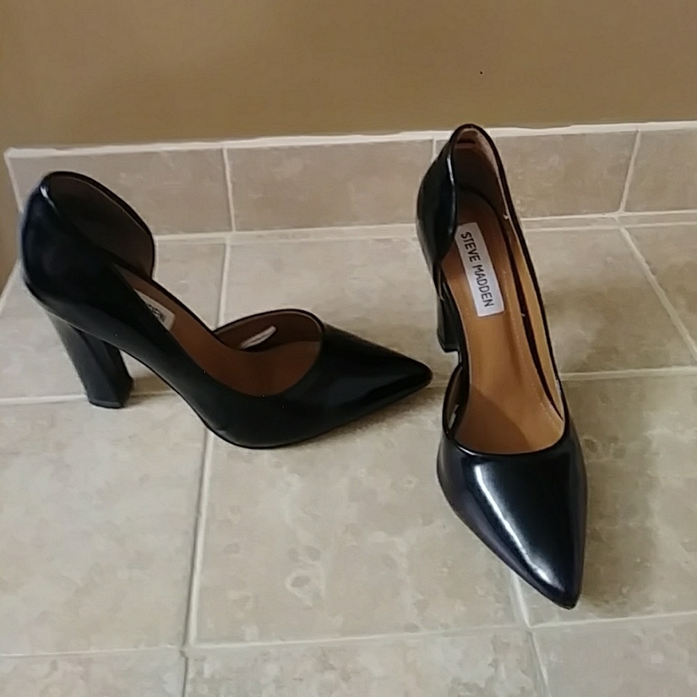STEVE MADDEN  BLACK PUMPS